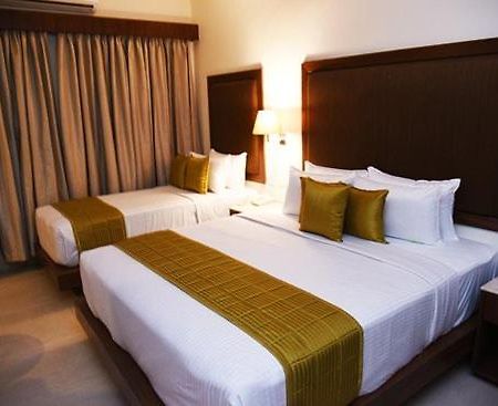 Lakshana Service Apartment - Big Temple Thanjavur Buitenkant foto