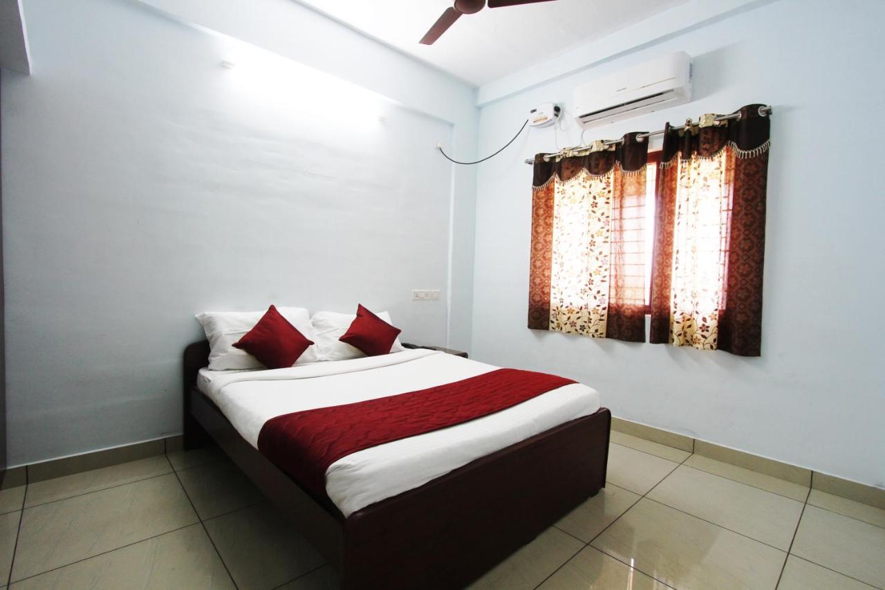 Lakshana Service Apartment - Big Temple Thanjavur Buitenkant foto