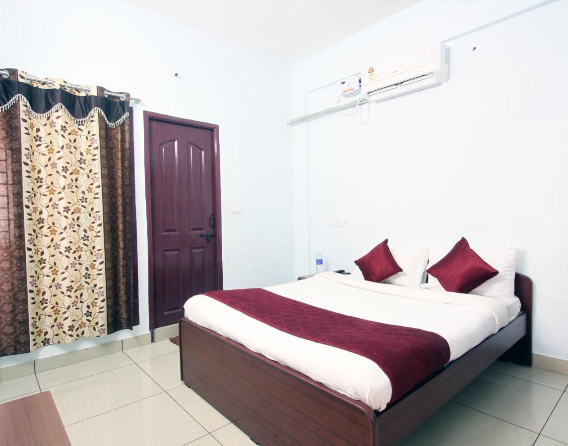 Lakshana Service Apartment - Big Temple Thanjavur Buitenkant foto