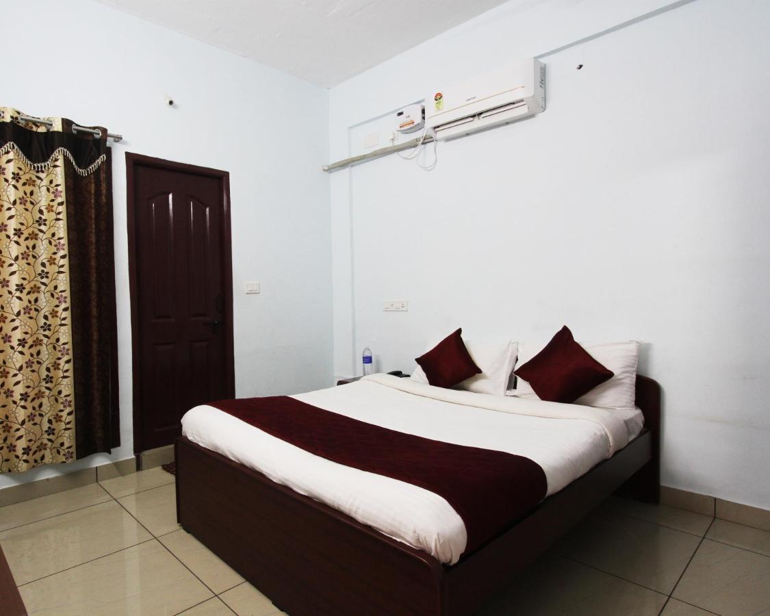 Lakshana Service Apartment - Big Temple Thanjavur Buitenkant foto