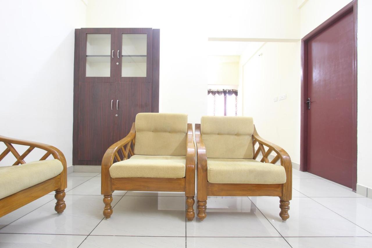 Lakshana Service Apartment - Big Temple Thanjavur Buitenkant foto