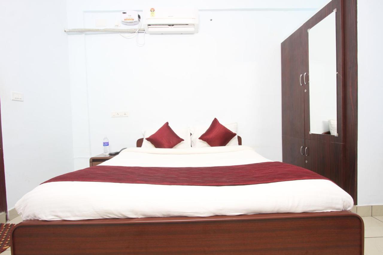 Lakshana Service Apartment - Big Temple Thanjavur Buitenkant foto