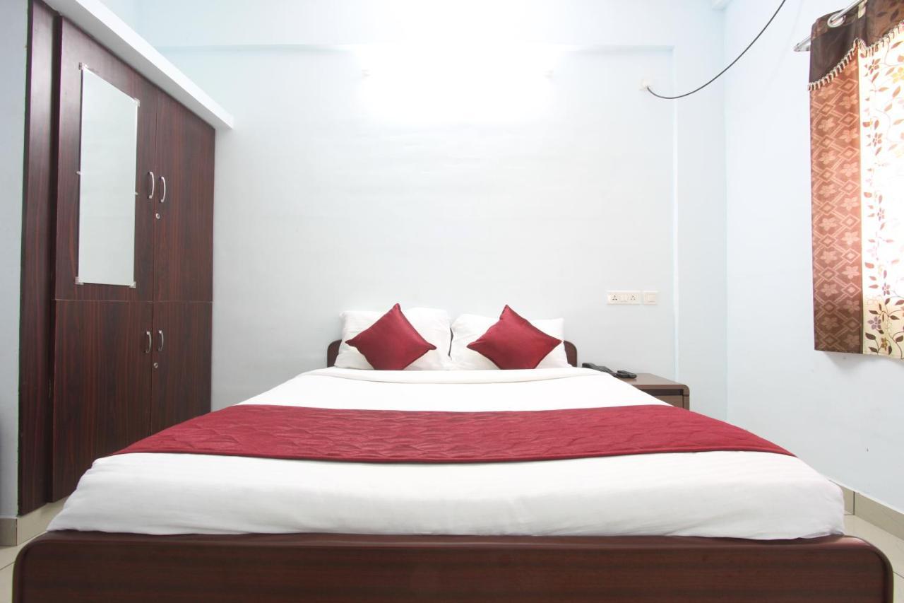 Lakshana Service Apartment - Big Temple Thanjavur Buitenkant foto
