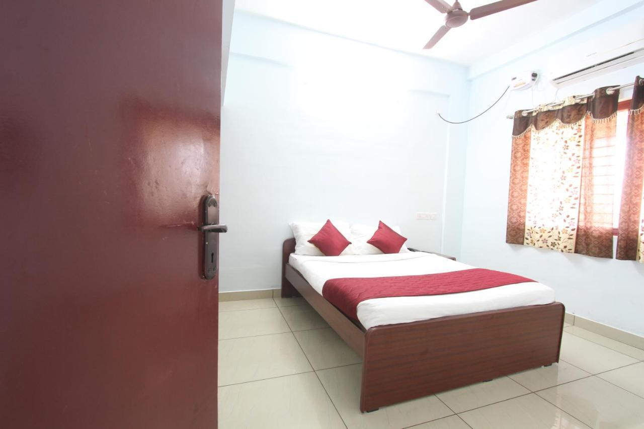 Lakshana Service Apartment - Big Temple Thanjavur Buitenkant foto